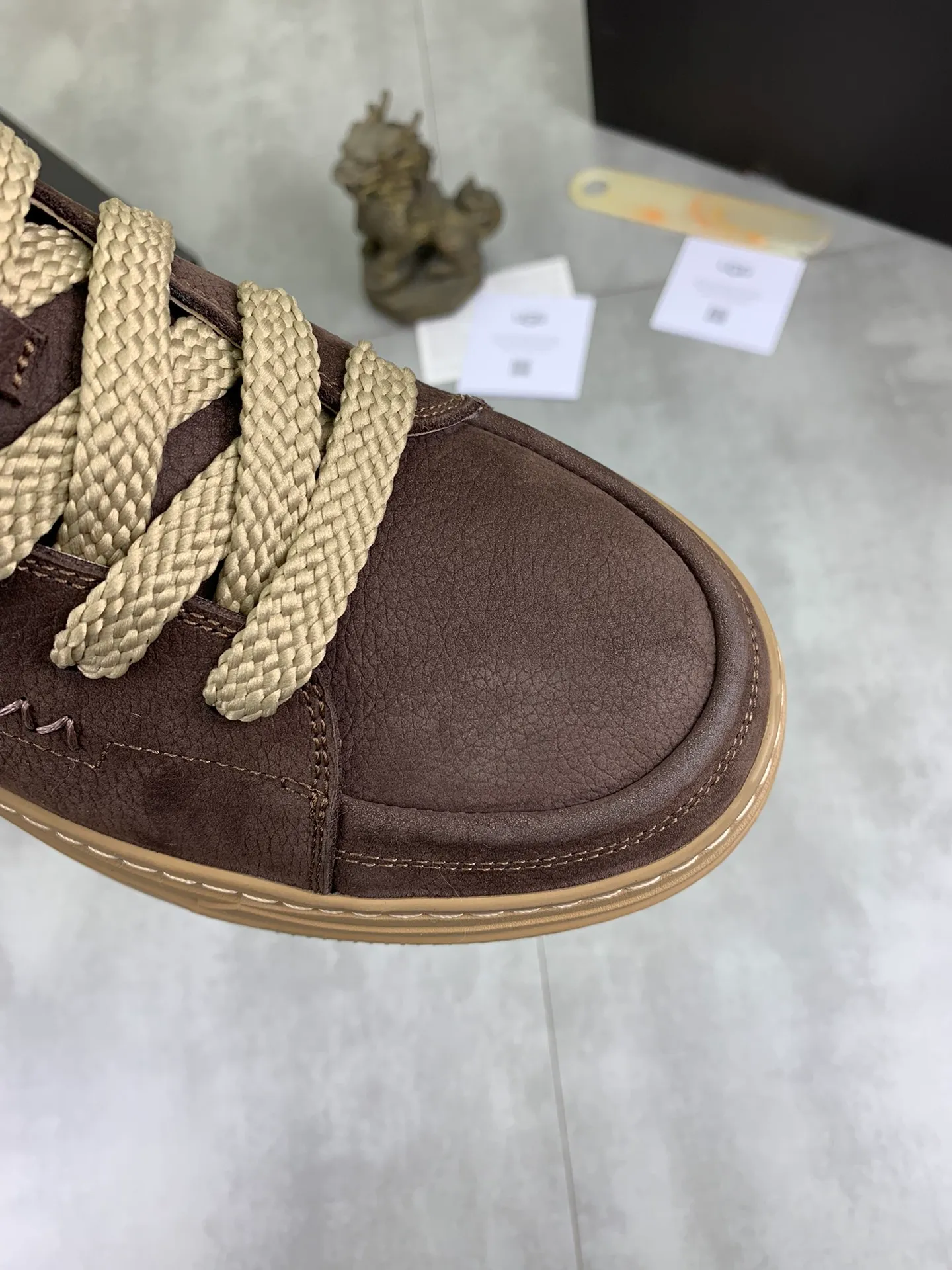 Men's Men's Shoes P620 [New Style] 💰 🆘 "Real Wool" [UGG] 👉 Popular men's shoes official website synchronization 🔰 Genuine quality [proud] is not comparable to the imitations in the general market 🌀 The upper is imported Italian frosted cowhide, and the lining: foot pad 🅰️ grade 🐑 real wool 👻 Only Grade A can show the effect The hand feels smooth and delicate 🔱The shoe shape is grand, only genuine factories can achieve it 🎄The perfect toughness of the original outsole 👻⬛️ allows customers to bid farewell to one-time consumption. Real wool lining, super warm. 4⃣️Color options available Size: 38-44